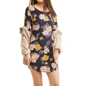 NEW 🎉Long Sleeve Floral Dress NWT